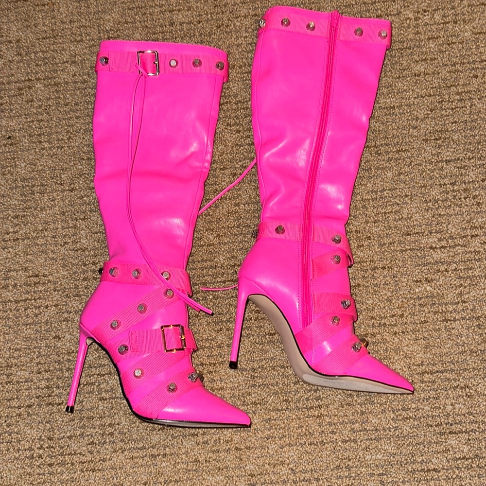 Never worn Steve Madden FINK hot pink boot